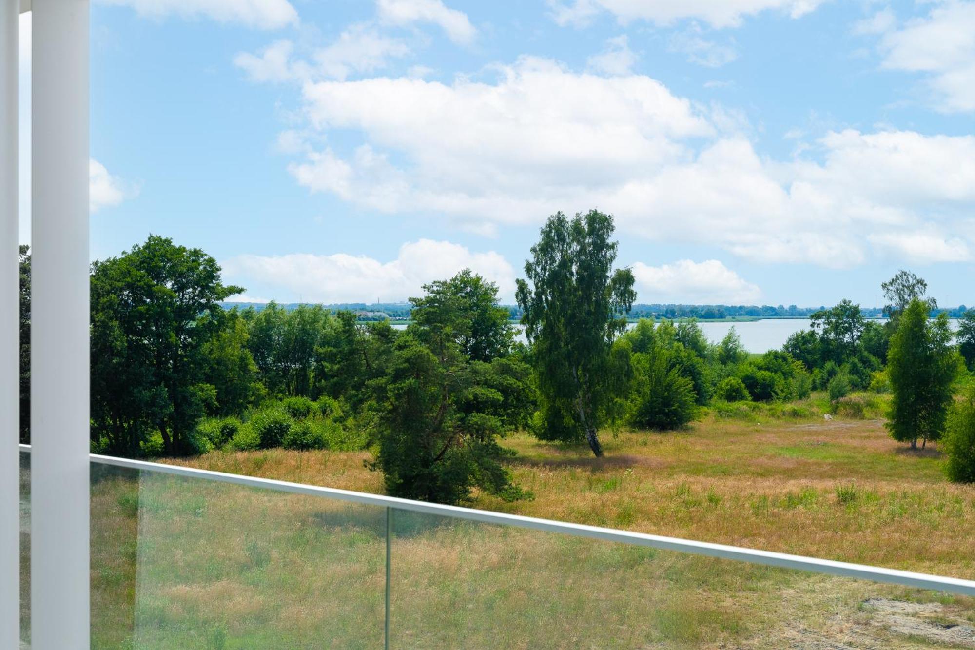 Sea & Lake - City Apartments Мельно Экстерьер фото