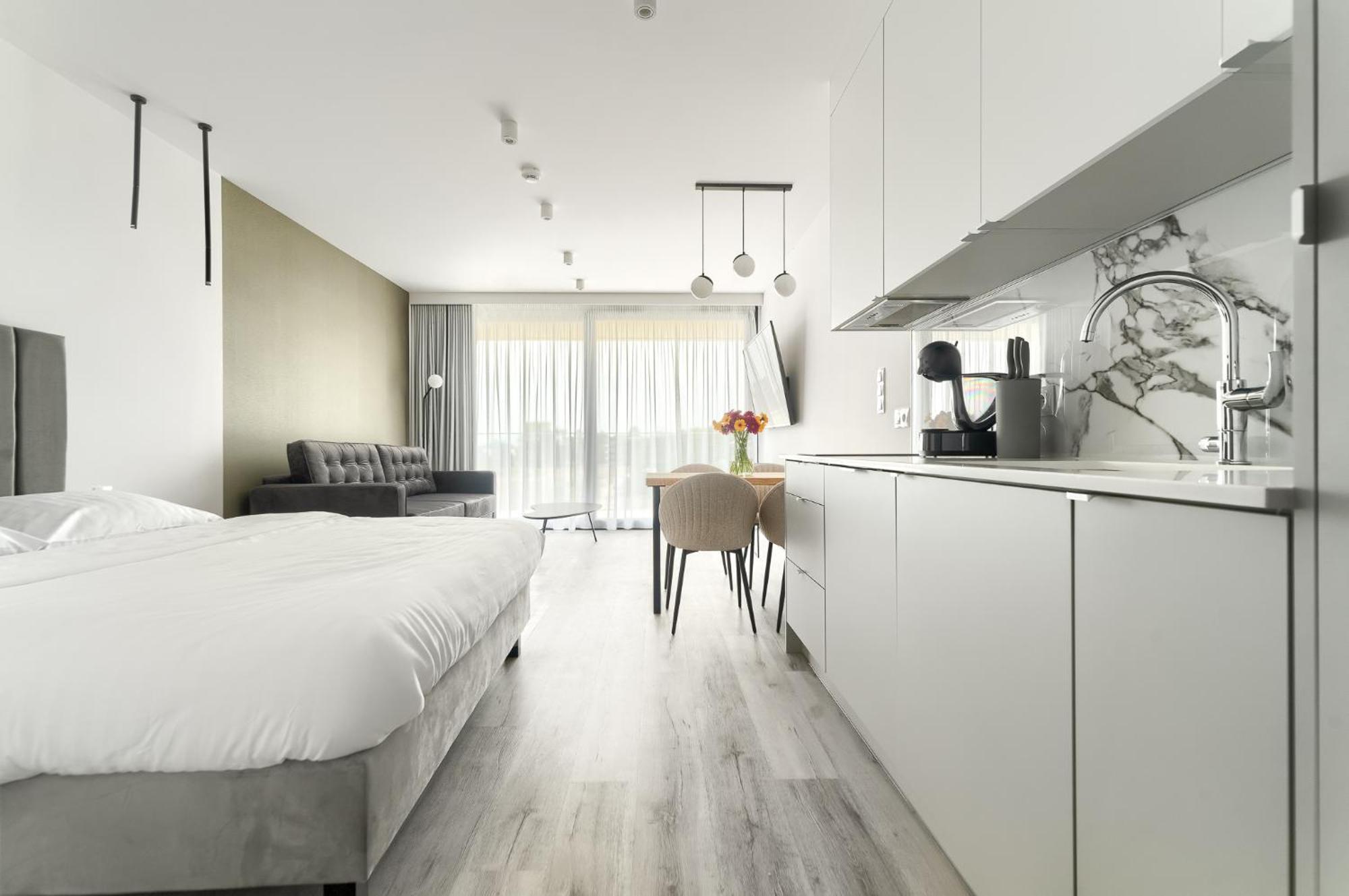 Sea & Lake - City Apartments Мельно Экстерьер фото