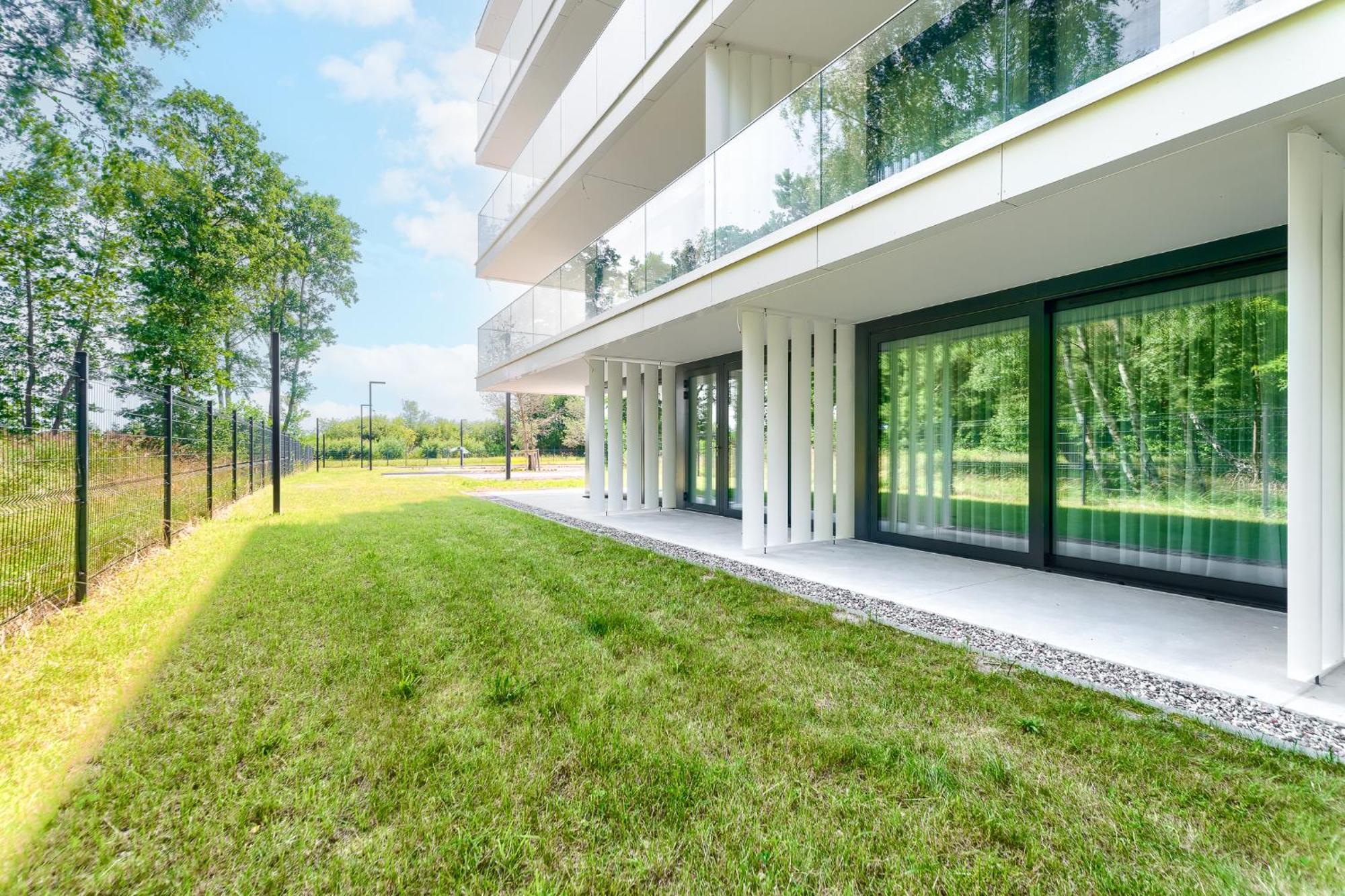 Sea & Lake - City Apartments Мельно Экстерьер фото